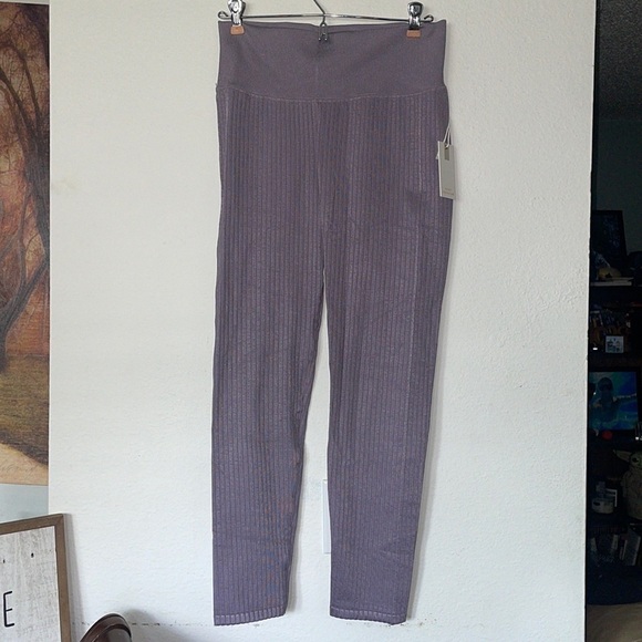 Good American Pants - NWT GOOD AMERICAN DUSTY VIOLET Leggings Size 3/4